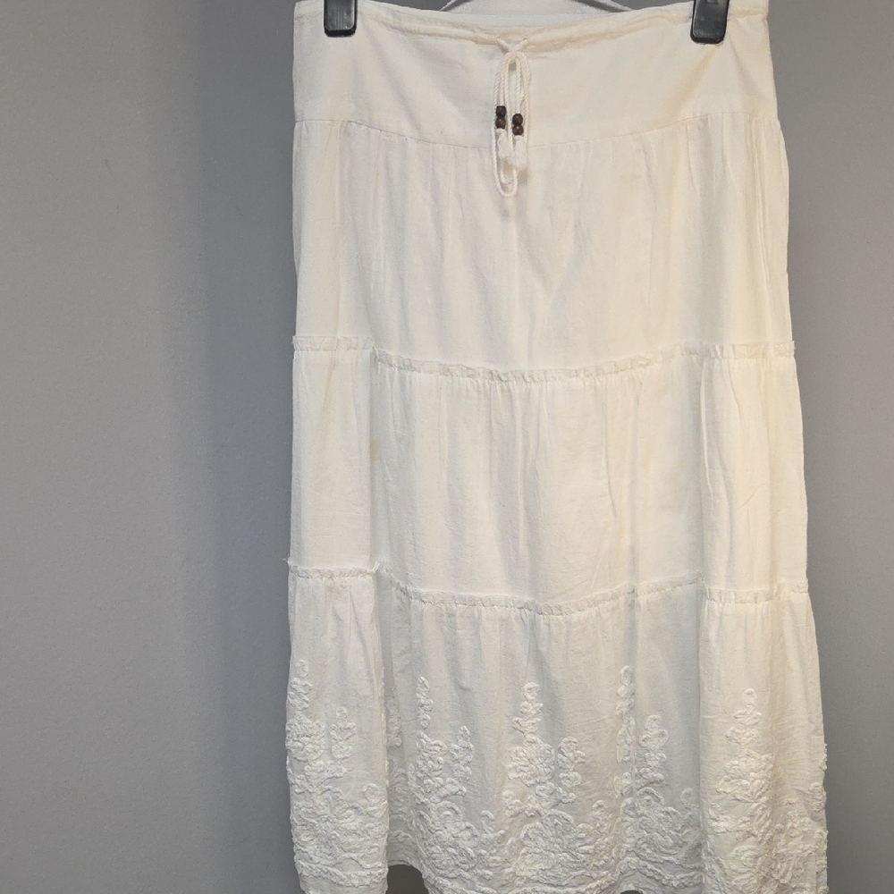 Jones New York Cream Tiered A-Line Skirt with Embroidered Hem